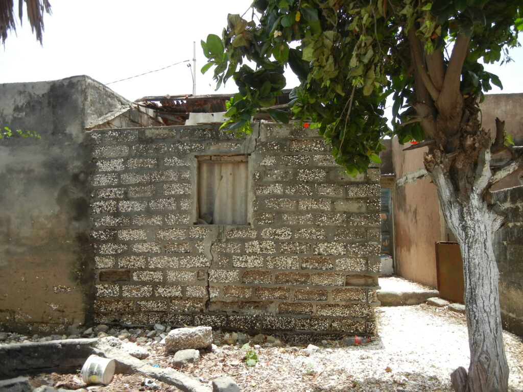 Casa hecha con conchas en Fadiouth